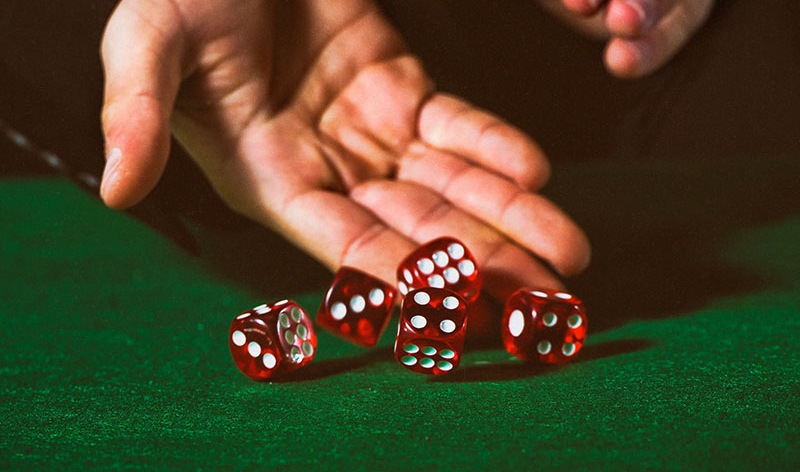 Existen varios tipos de dados y en todos puedes aplicar las teorías de probabilidades