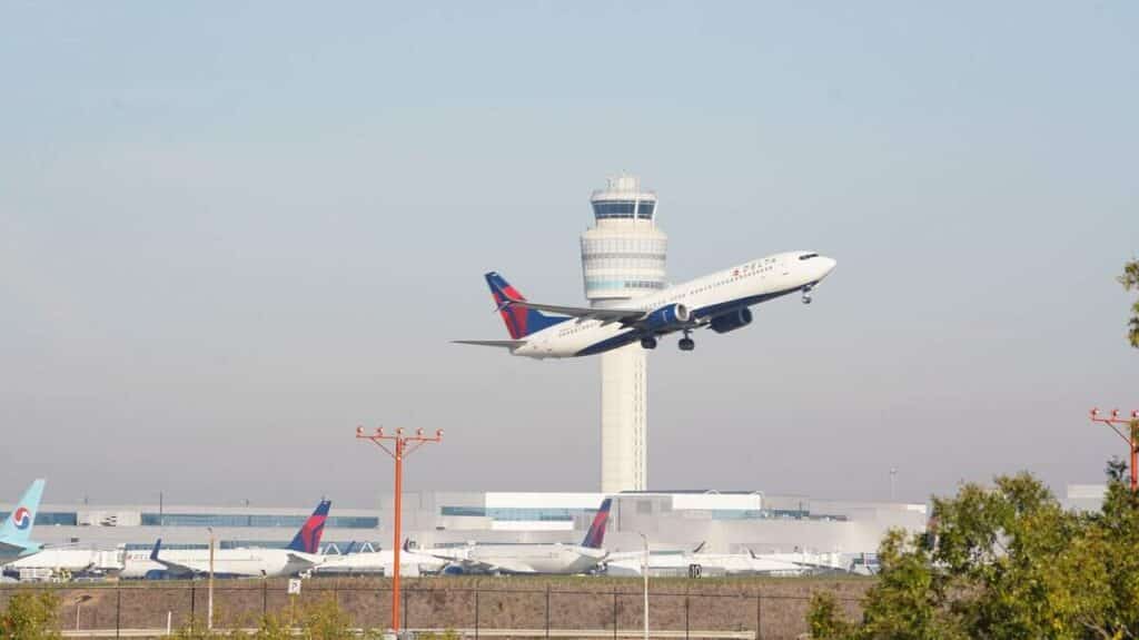 La FAA busca gamers como controladores aéreos