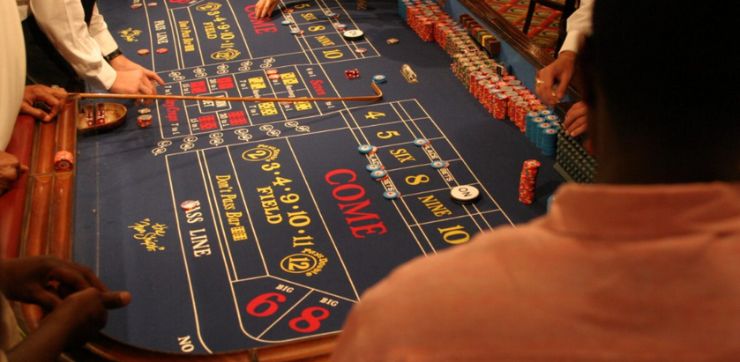 play craps in a casino Hogyan játssz crapset