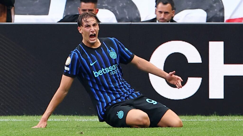 Inter’s Francesco Esposito in de Club Wereldbeker 2025
