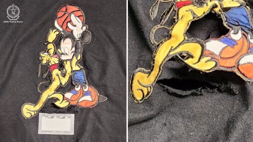 T-shirt met verborgen camera (foto via NSW-politie)