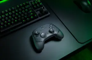 Controle sem fio mais rápido do mundo? Razer anuncia o Wolverine V3 Pro