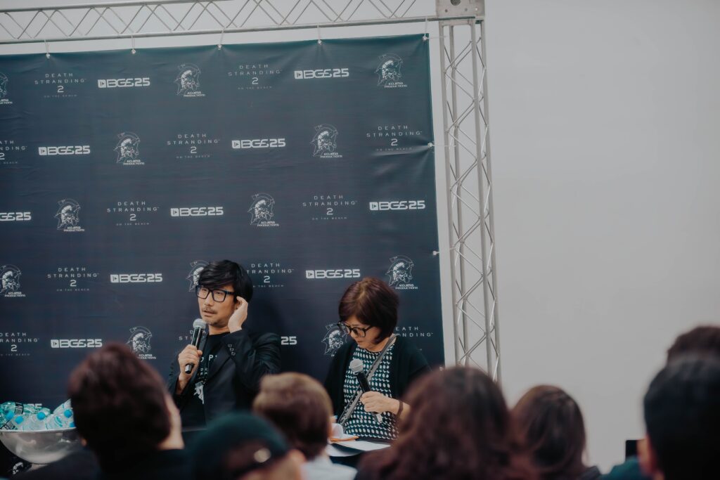 Hideo Kojima em coletiva de imprensa na BGS