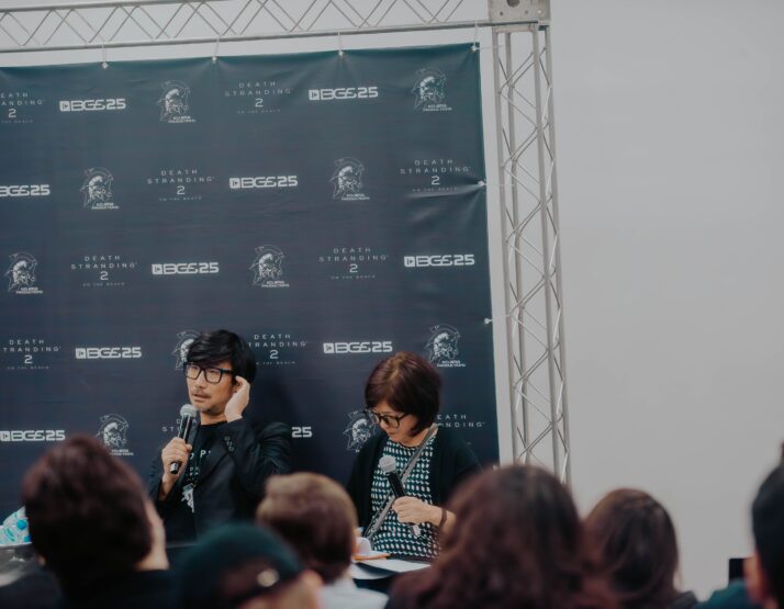 O diretor japonês, responsável por franquias icônicas como Metal Gear Solid e Death Stranding, voltou ao Brasil após oito anos.