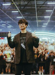 A grande atração do Brasil Game Show de 2025 foi o criador de jogos Hideo Kojima. Responsável pelas franquias Metal Gear e Death Stranding.