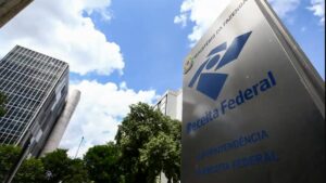 Leilão da Receita Federal tem 2 PS5, novos na caixa, com lance inicial de R$ 1.700