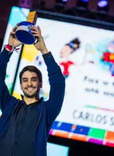 Carlos Sampaio sagrou-se o campeão português e vai agora enfrentar representantes de 60 países, numa final disputada em pleno deserto.