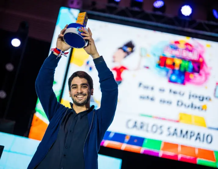 Carlos Sampaio sagrou-se o campeão português e vai agora enfrentar representantes de 60 países, numa final disputada em pleno deserto.