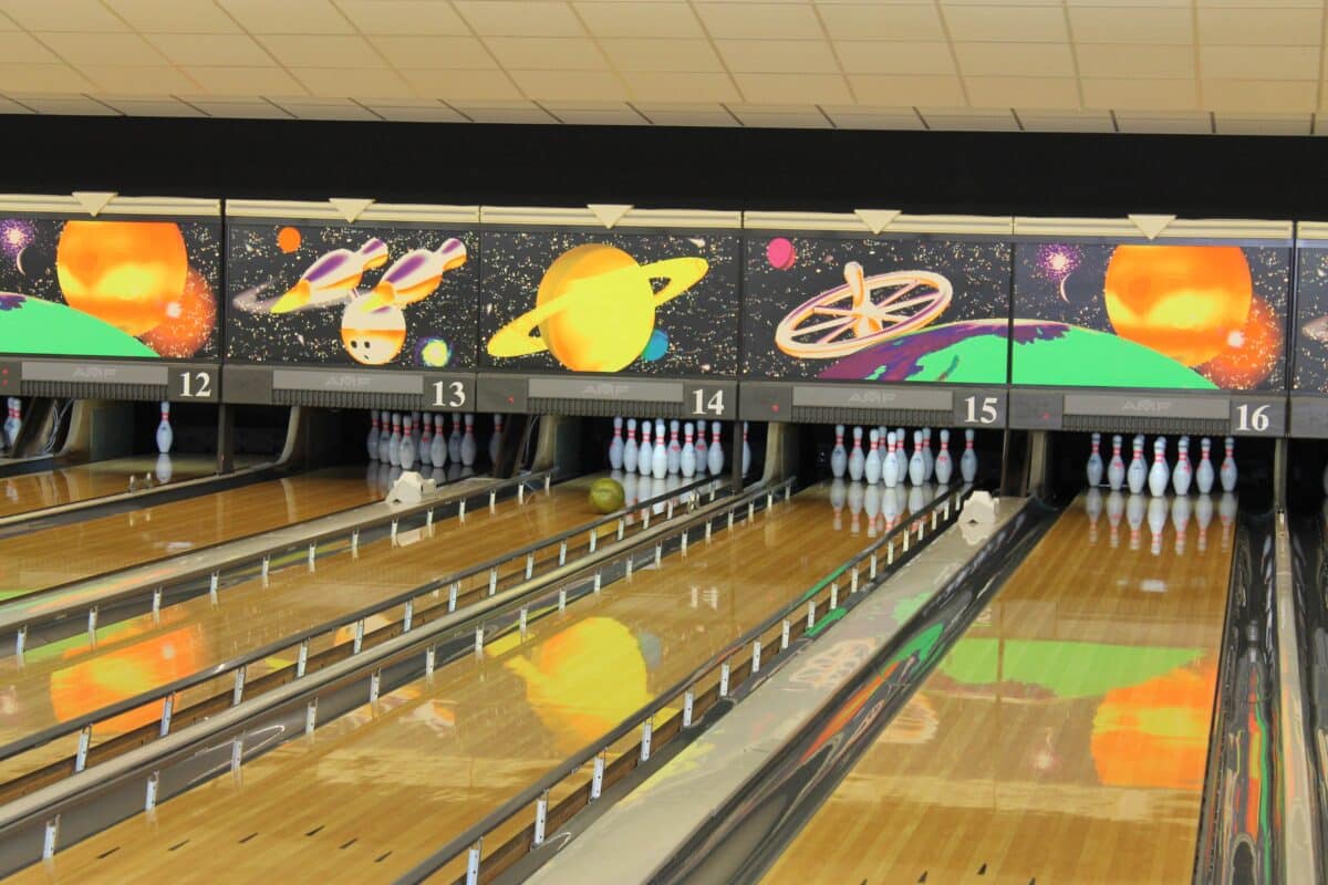 Bowling alley lanes with bumpers