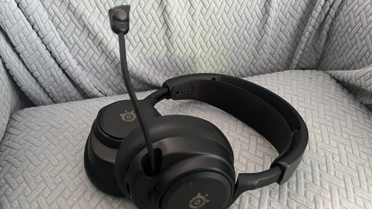 SteelSeries Arctis Nova Pro Omni review 5