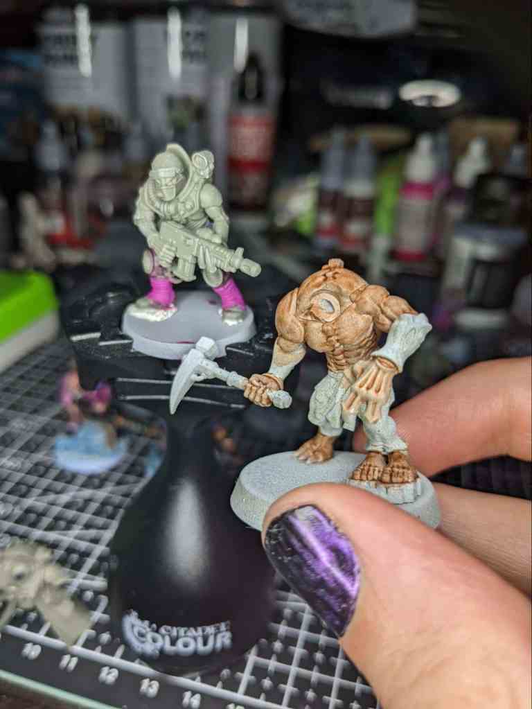 I need advice on brush on primer method. It doesn't seem to cover my  miniature : r/Warhammer40k