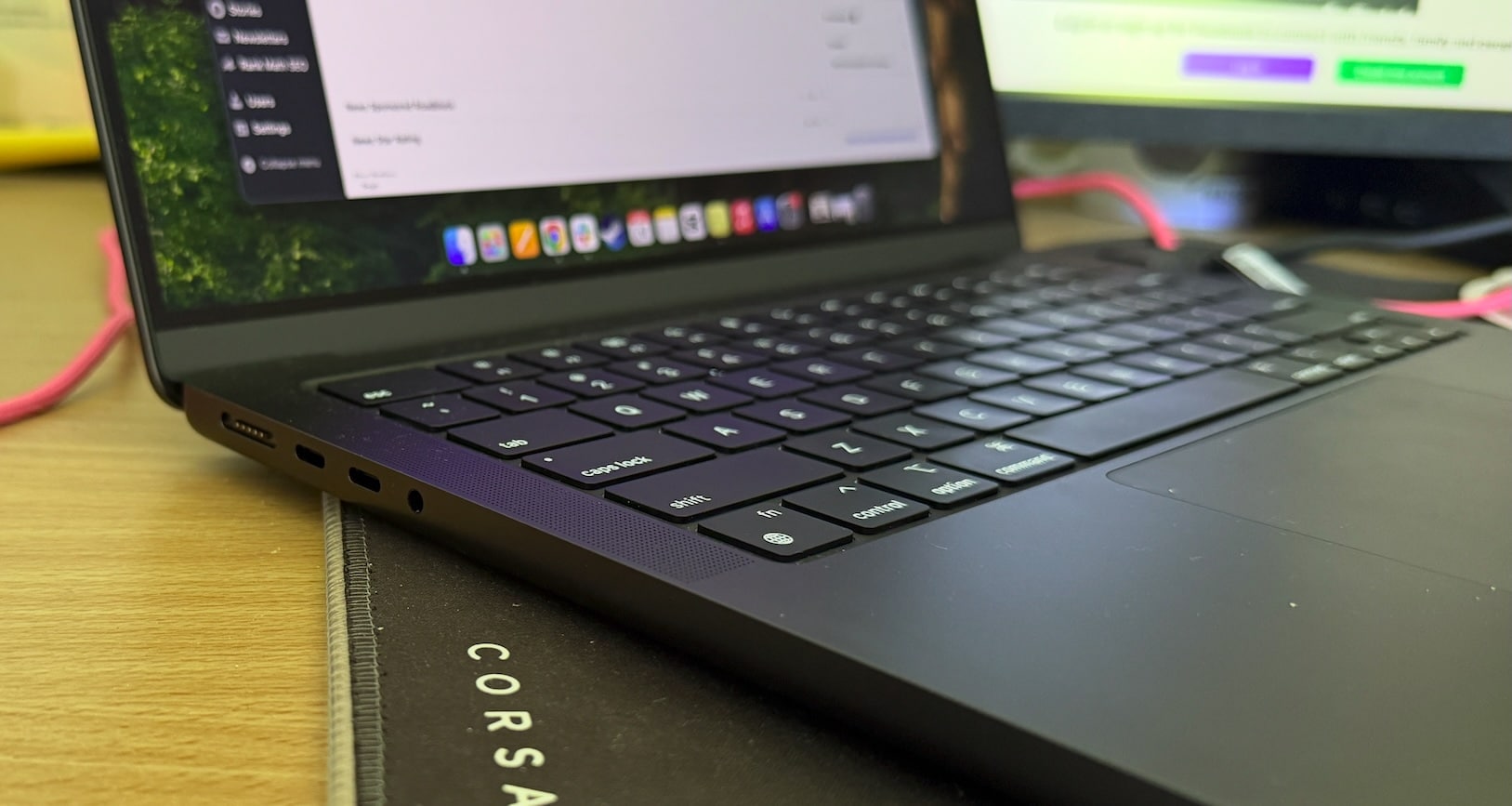 apple macbook pro m4 battery life charging